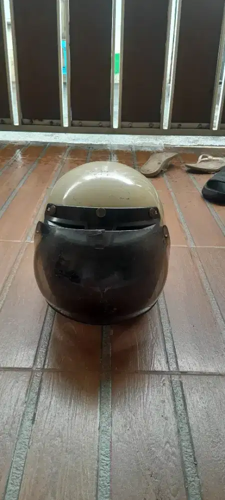 Jual helm sepeda motor gak bisa jauh-jauh