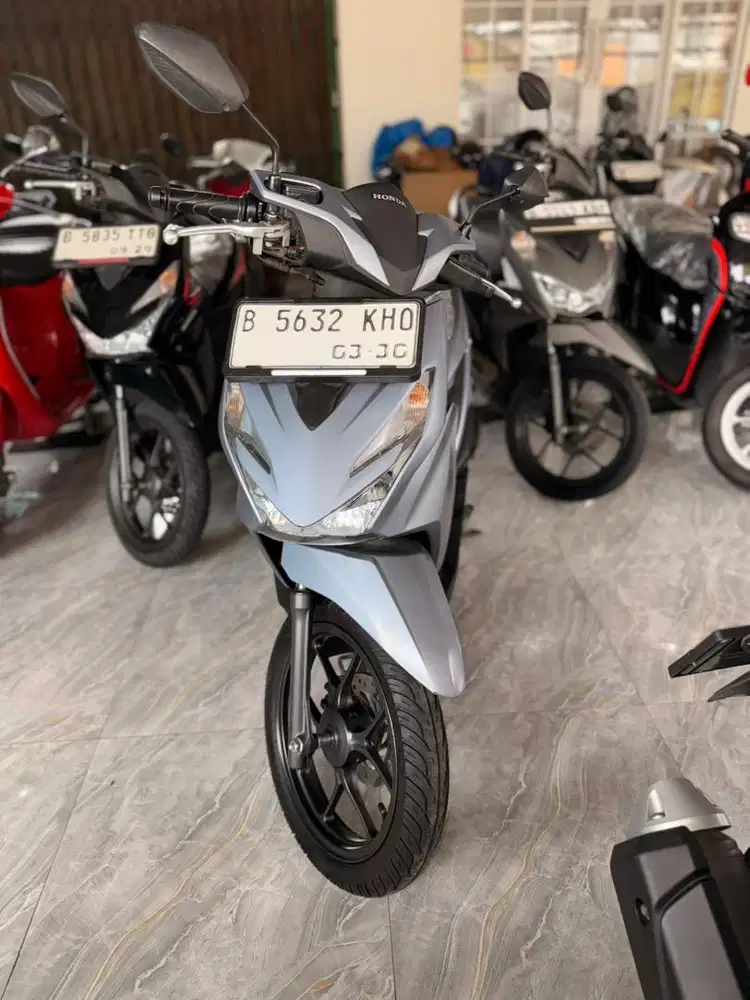 BEAT DELUXE 2025 silver