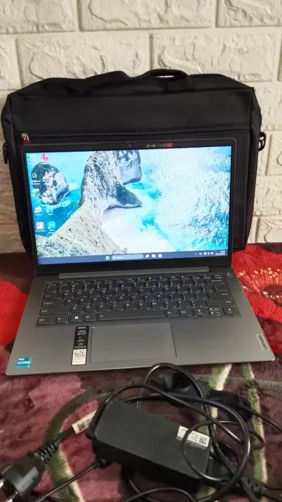 Laptop Lenovo Slim 3i, core i3 gen 12, RAM 8gb, SSD 512gb