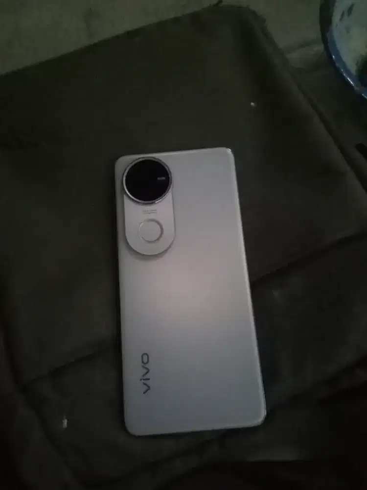 Vivo V50 Zeiss minim pemakaian