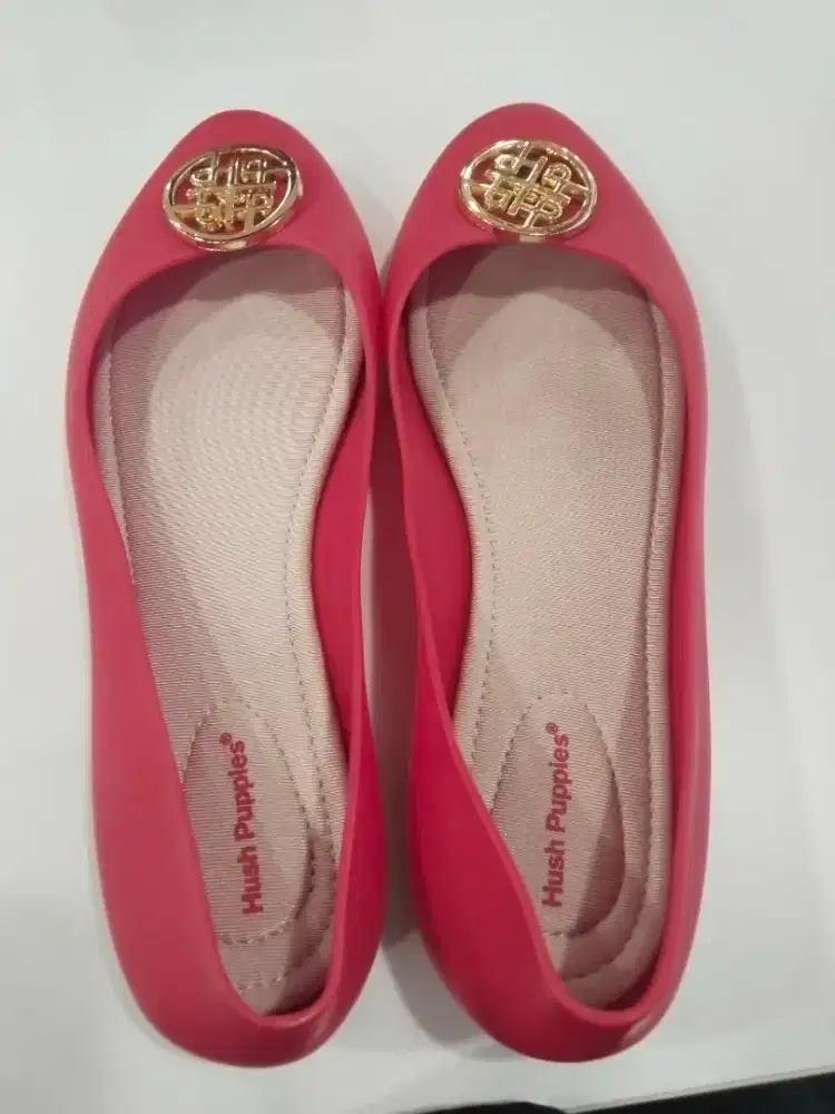 Flatshoes hush puppies