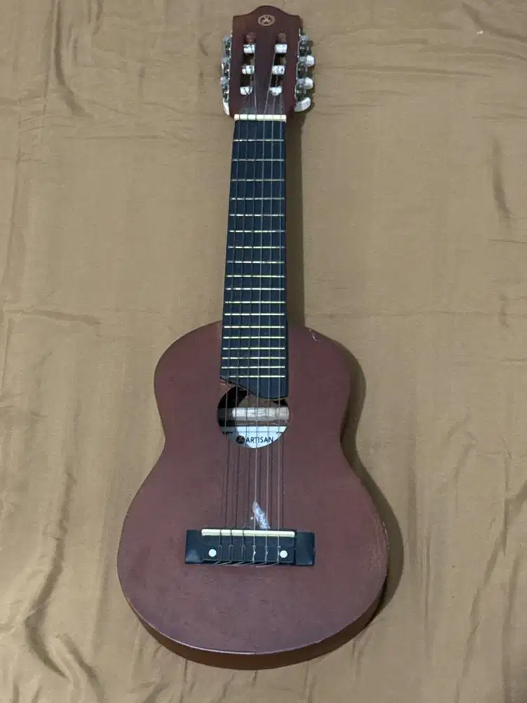 UKULELE SENAR 6 (AR-GL01)