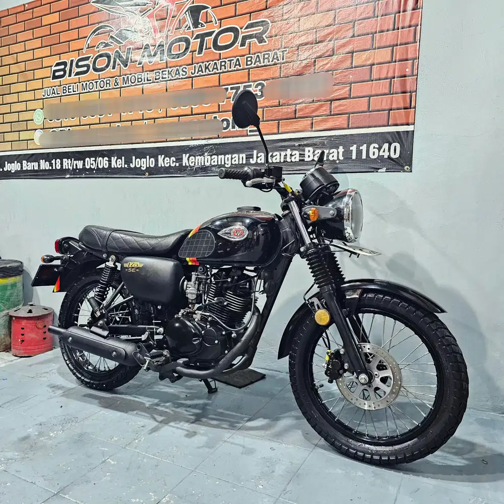 Seperti baru! KAWASAKI W 175SE 2019 W175SE W 175 SE W175 SE army black