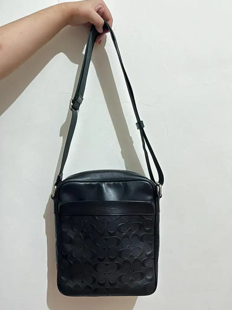 Preloved Tas Selempang Coacch