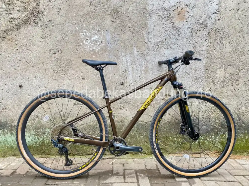 Sepeda Urban Polygon Heist X7