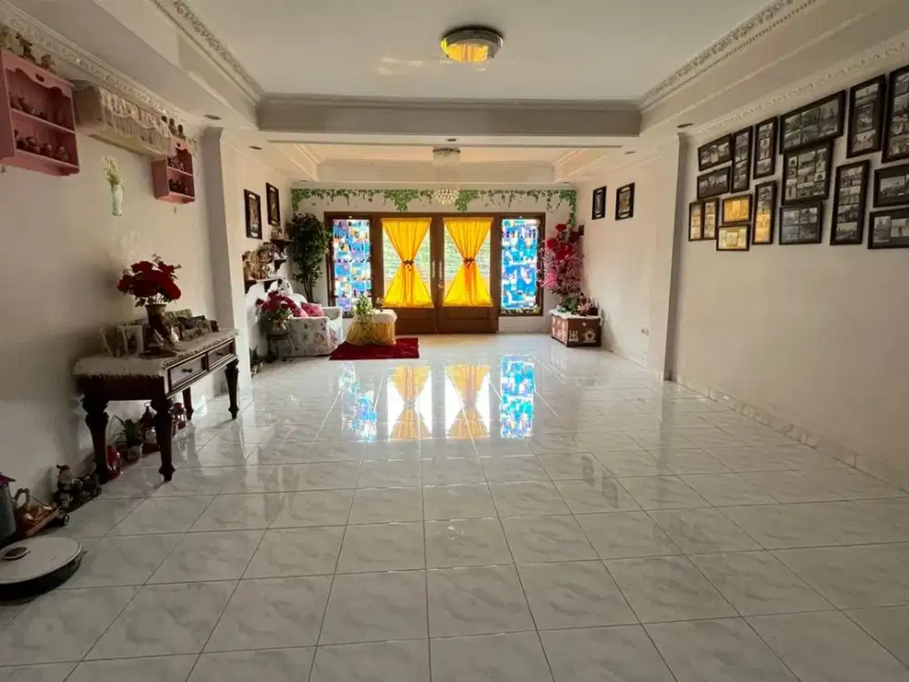 Dijual Ruko Taman Duta Mas-Jakbar, 4 lantai, area ramai usaha