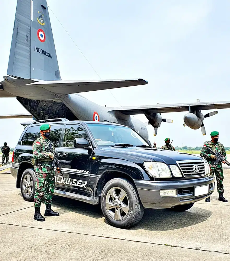 MEWAH LandCruiser New Facelift V8 4.7 AWD CYGNUS Land Cruiser 4x4 CBU