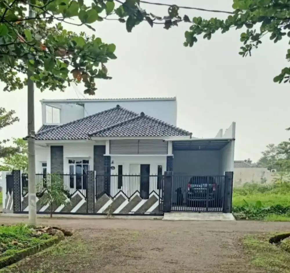 DIJUAL/DIKONTRAKKAN RUMAH 2 LANTAI SIAP HUNI LOKASI STRATEGIS