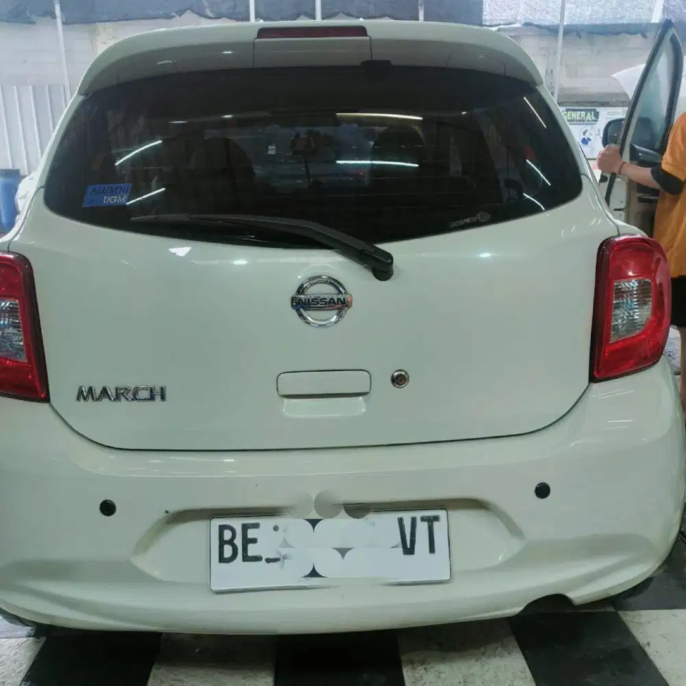 Nissan March matic (2015)