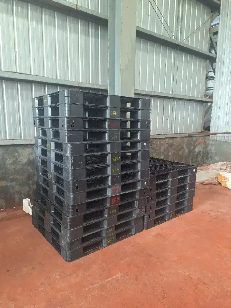 Pallet Plastik Second Like New