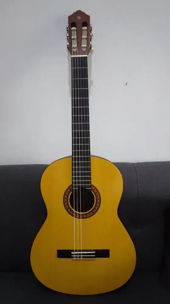 Yamaha C315 gitar klasik