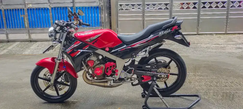 Ninja R asli merah