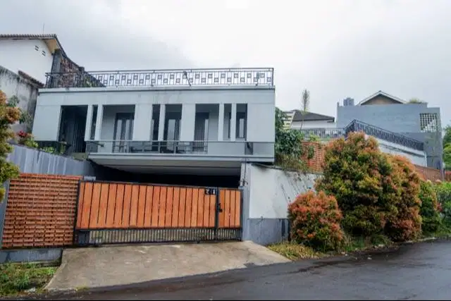 Jual Cepat Rp. 6 Miliar  (Bisa Nego)