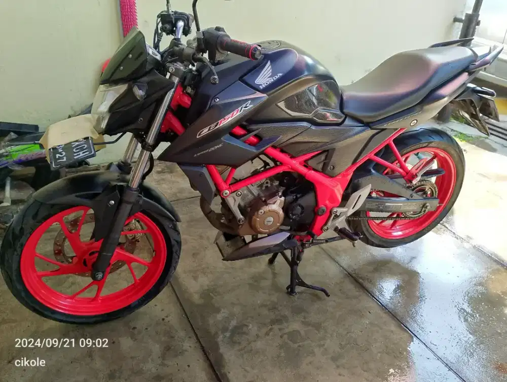 CB 150 R Street Fire