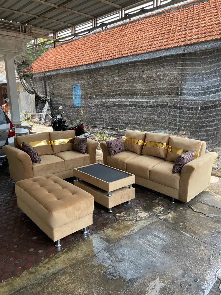 Sofa minimalis tipe 32 + puff