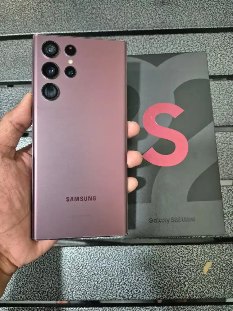 Samsung S22 Ultra 5G 8/128gb sein burgundy