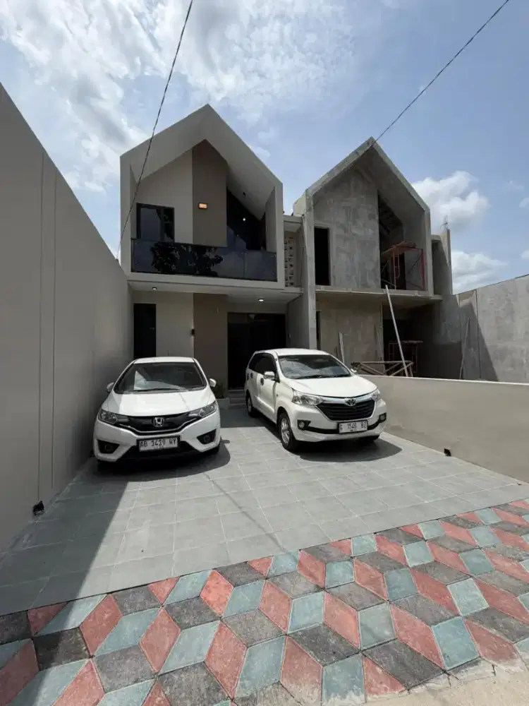 Rumah 2 Lantai Full Furnish Dekat Pasar Gentan 15 Menit Ke UGM