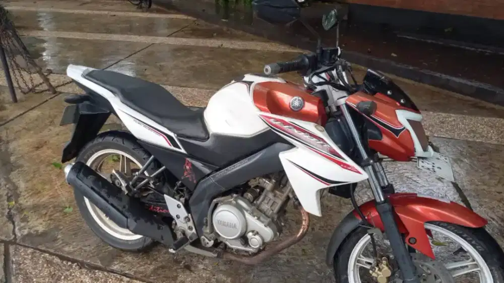 Dijual motor bekas kondisi baru