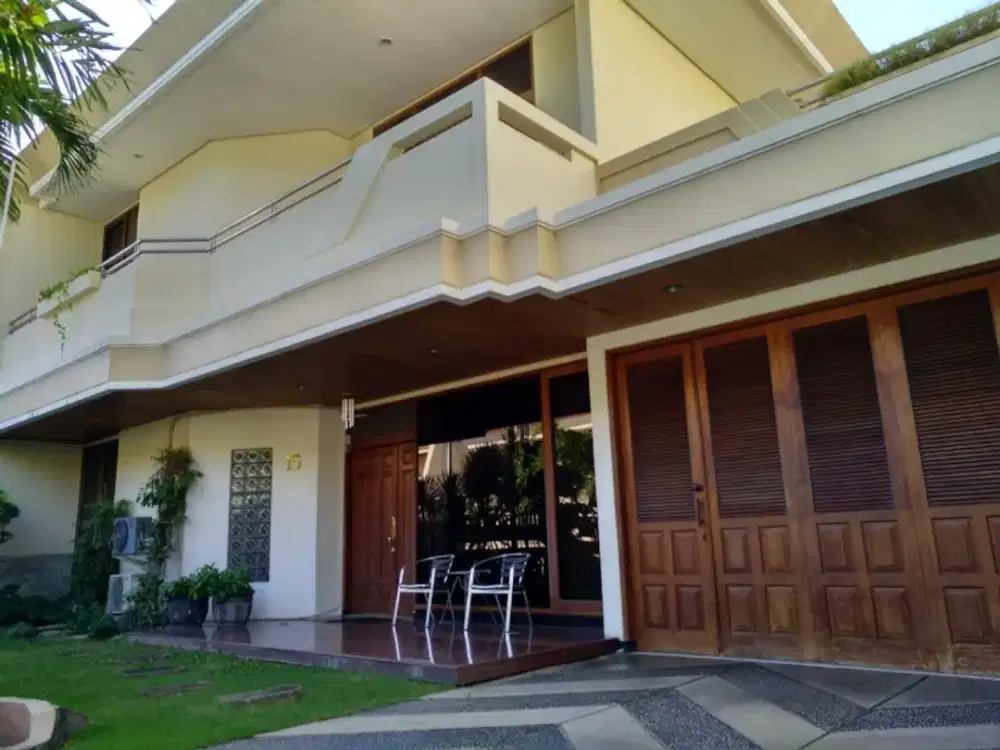 Dijual Rumah Tengah Kota Surabaya dekat Galaxy Mall