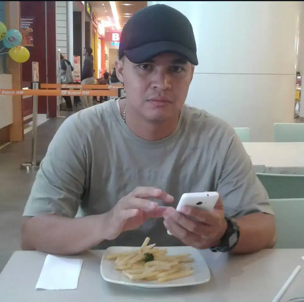 assalamualaikum izin saya mencari pekerjaan sebagai driver pribadi