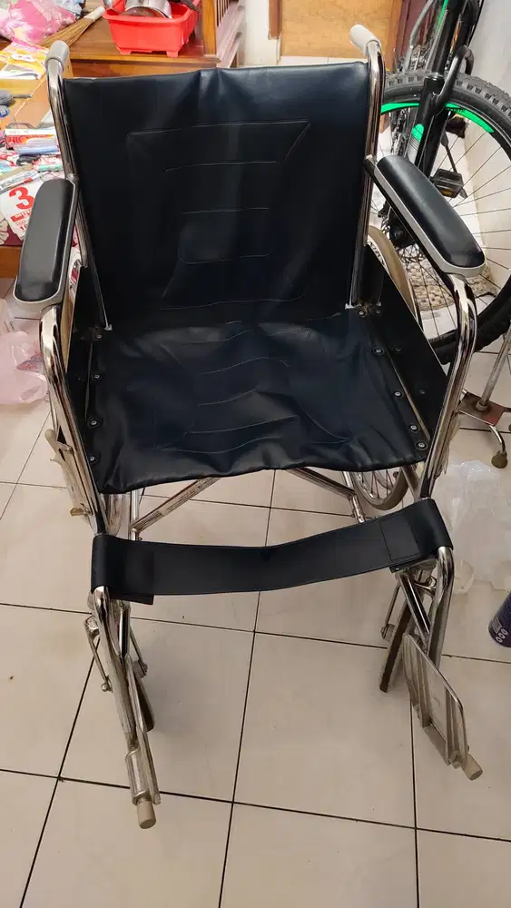 Jual Kursi Roda Seperti Baru