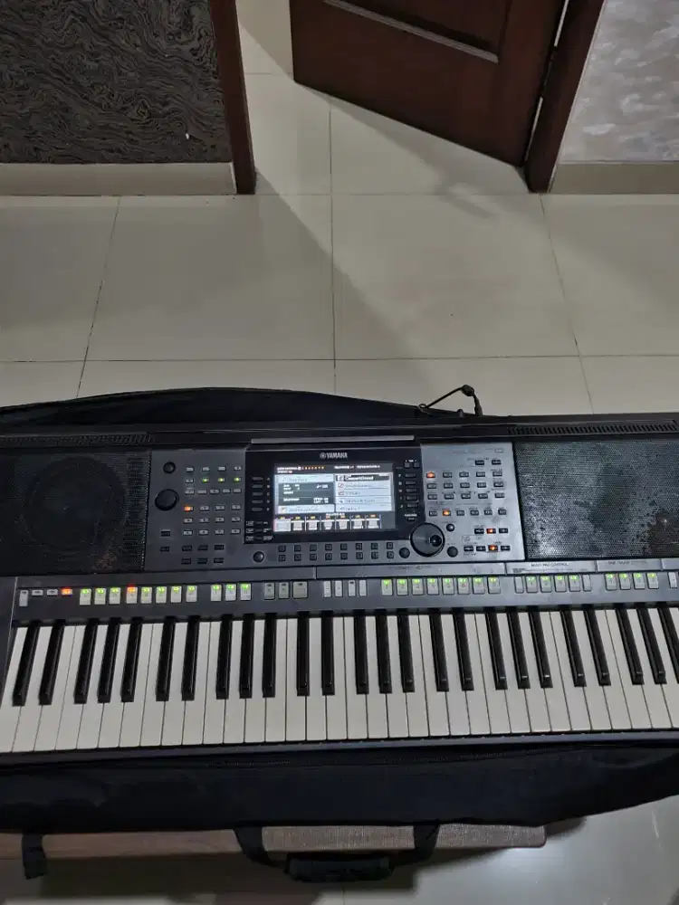 Yamaha PSR S770