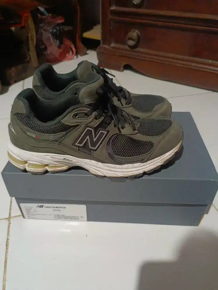 Sepatu NB New Balance 2002R Black Grey