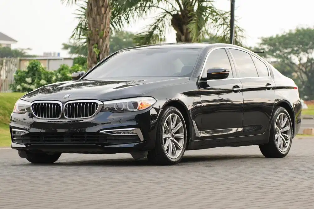 (DP 5jt) BMW 520i Luxury 2018 (G30)