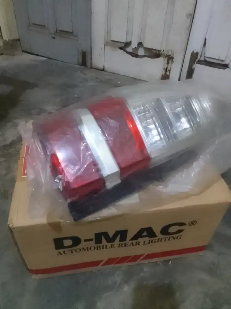 Lampu belakang New Avanza 2019 (kiri)