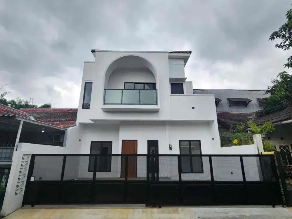 Rumah Baru Modern Hadap Selatan di Kencana Loka BSD