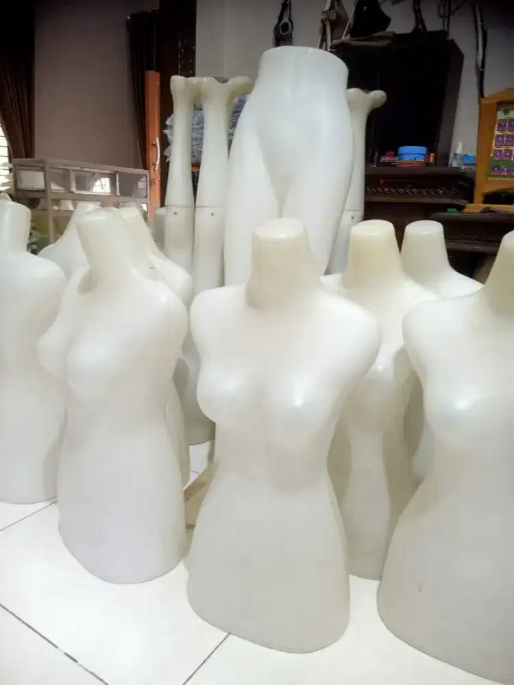 Dijual manekin wanita