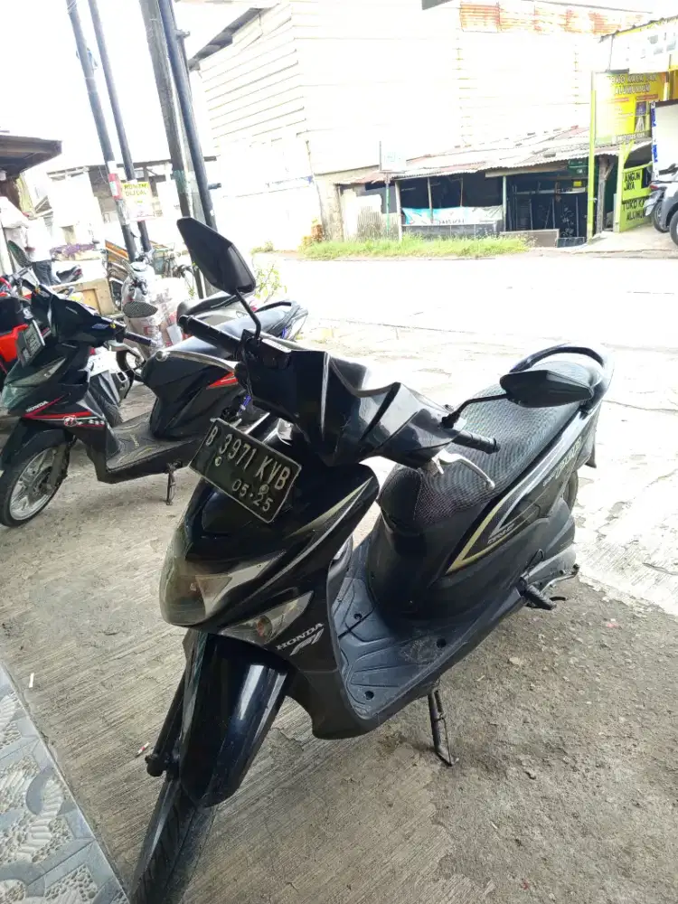 Dijual motor beat pop 2015