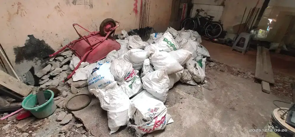 Puing bongkaran dinding