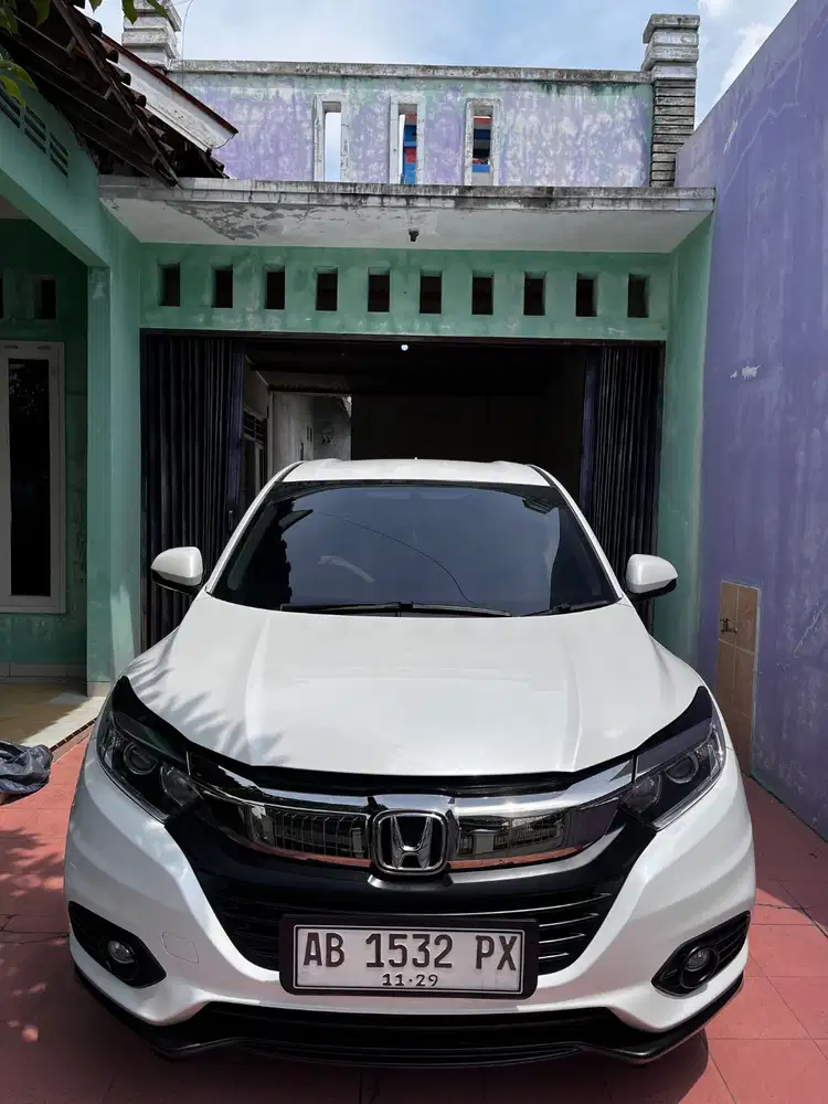 Honda HR-V E Bensin 2019 Putih - KM Rendah, Siap Pakai!