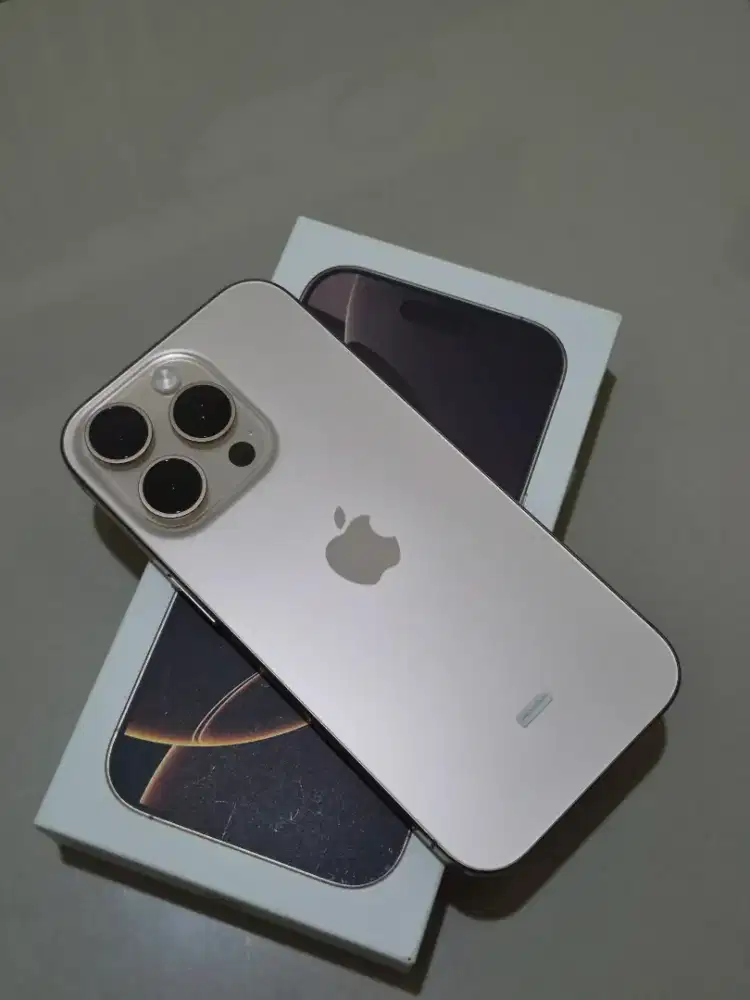 Iphone 16 pro 128gb ibox like new