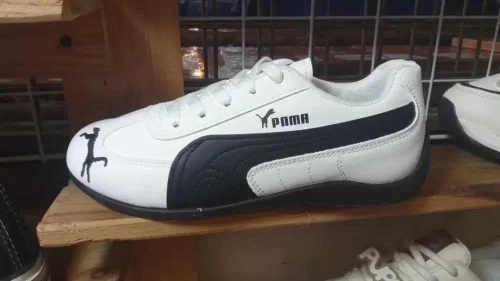 Sepatu cewek puma