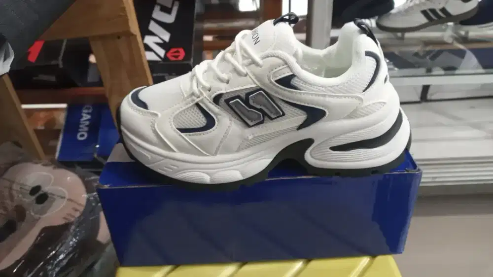 Sepatu fhasion NB