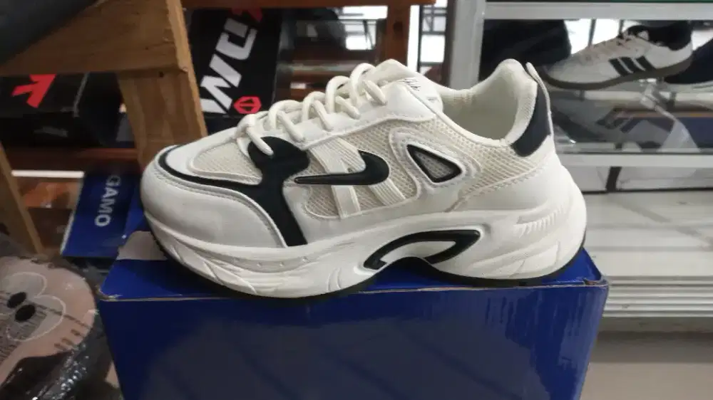 Sepatu fhasion cewek