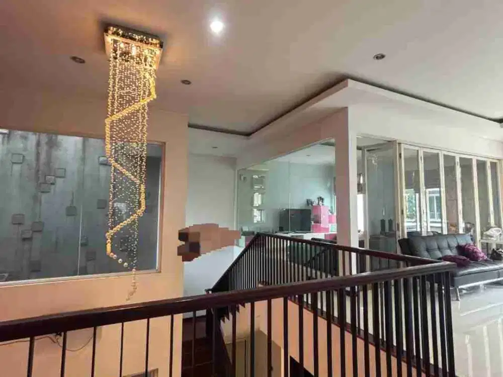 MURAH Rumah mewah siap huni Pakuwon Indah