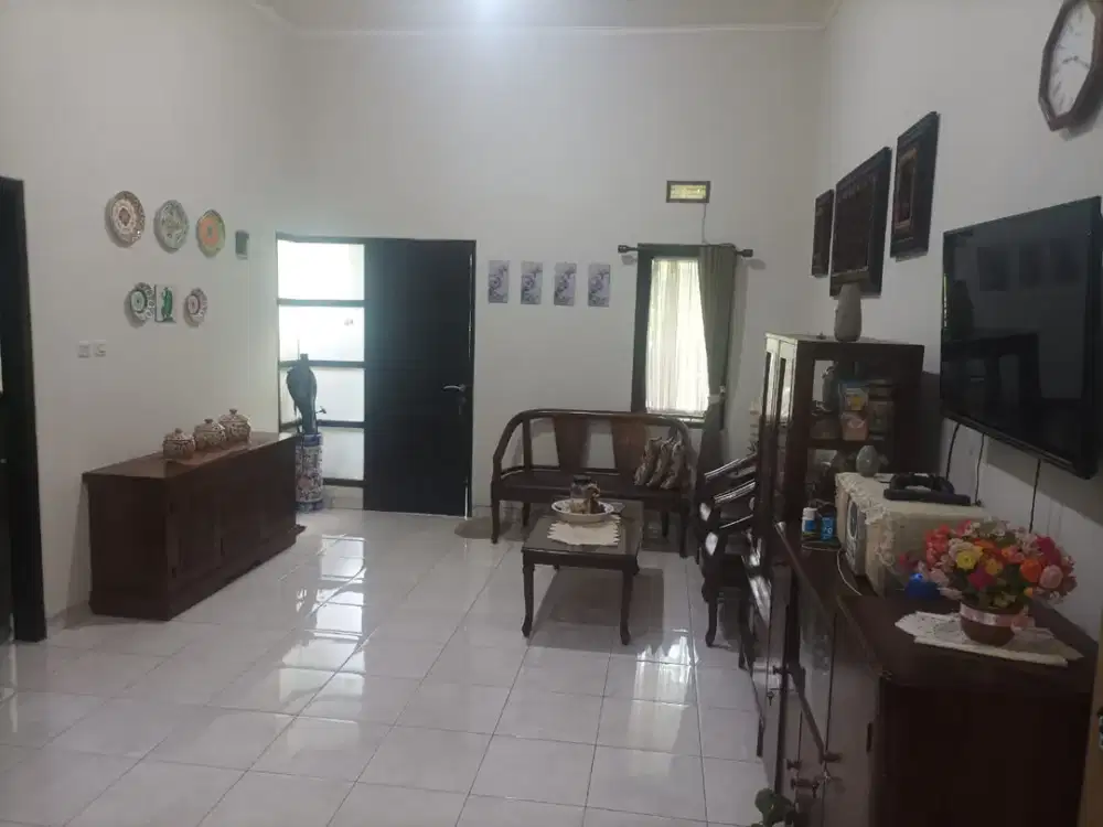 Rumah Strategis di The Nirwana Residence