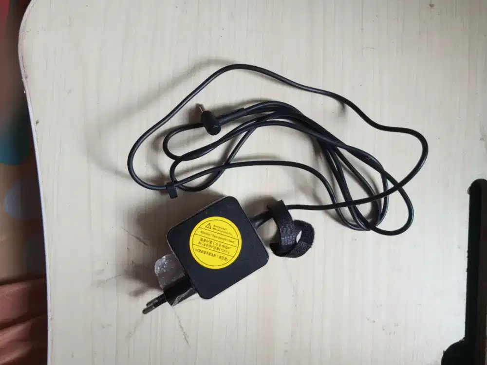 Charger laptop Asus Vivobook E203NAH