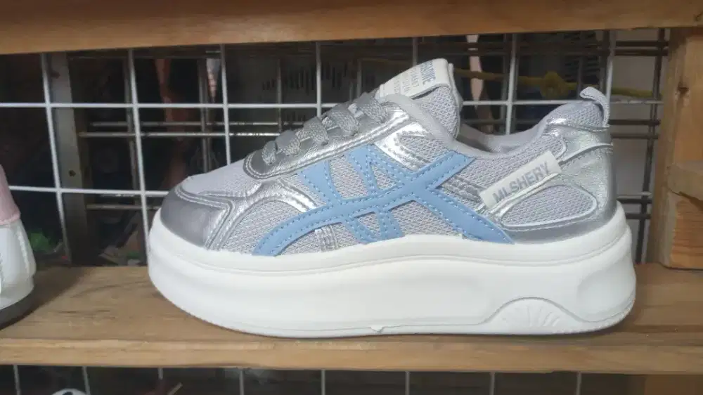 Sepatu fhasion cewek