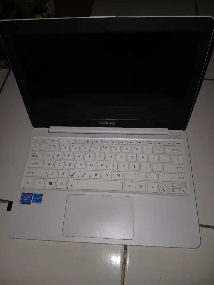 Dijual Notebook Asus K66TL9J RAM 2 Intel Celeron