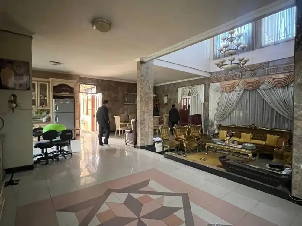 Murah Rumah Luas di Graha Puspa