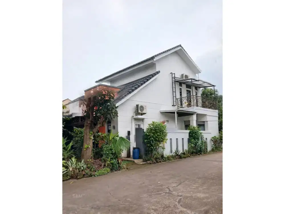 DISEWA RUMAH TAHUNAN 2 LANTAI SIAP HUNI BAGUS STRATEGIS SENTUL CITY