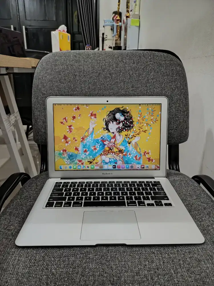 MacBook Air 2015 13 i5/4/128GB