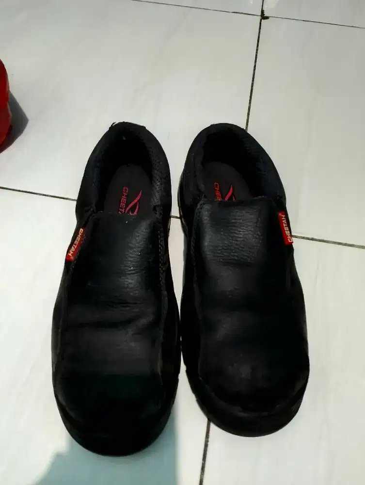 Sepatu safety model Slop Cheetah No.8/42