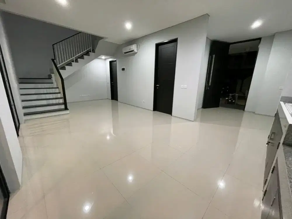 Dijual Rumah Baru Gress Oakwood Hook Citraland 2LT LB142m 3KT Dekat Gwalk dan Pakuwon Mall Surabaya Barat