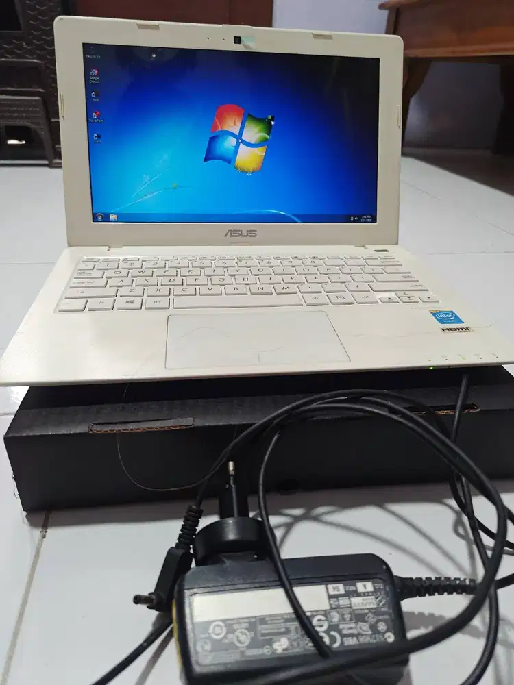 laptop notebook asus X200M
