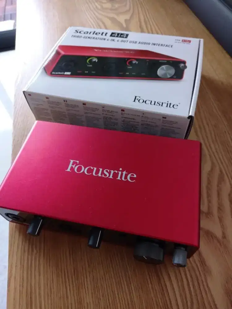 Focusrite Scarlett 4i4 interface audio usb
